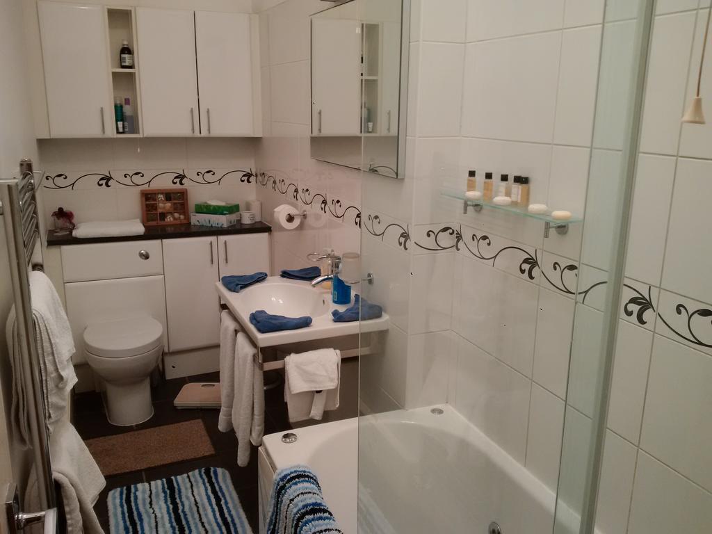 Appartamento Luxury Holland Park, Sleeps 2, Free S'Fast Wifi Londra Esterno foto